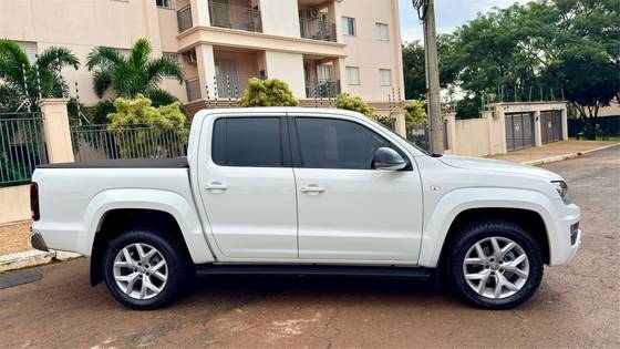 VOLKSWAGEN AMAROK 3.0 V6 TDI DIESEL HIGHLINE CD 4MOTION AUTOMÁTICO VOLKSWAGEN AMAROK 3.0 V6 TDI DIESEL HIGHLINE CD 4MOTION AUTOMÁTICO